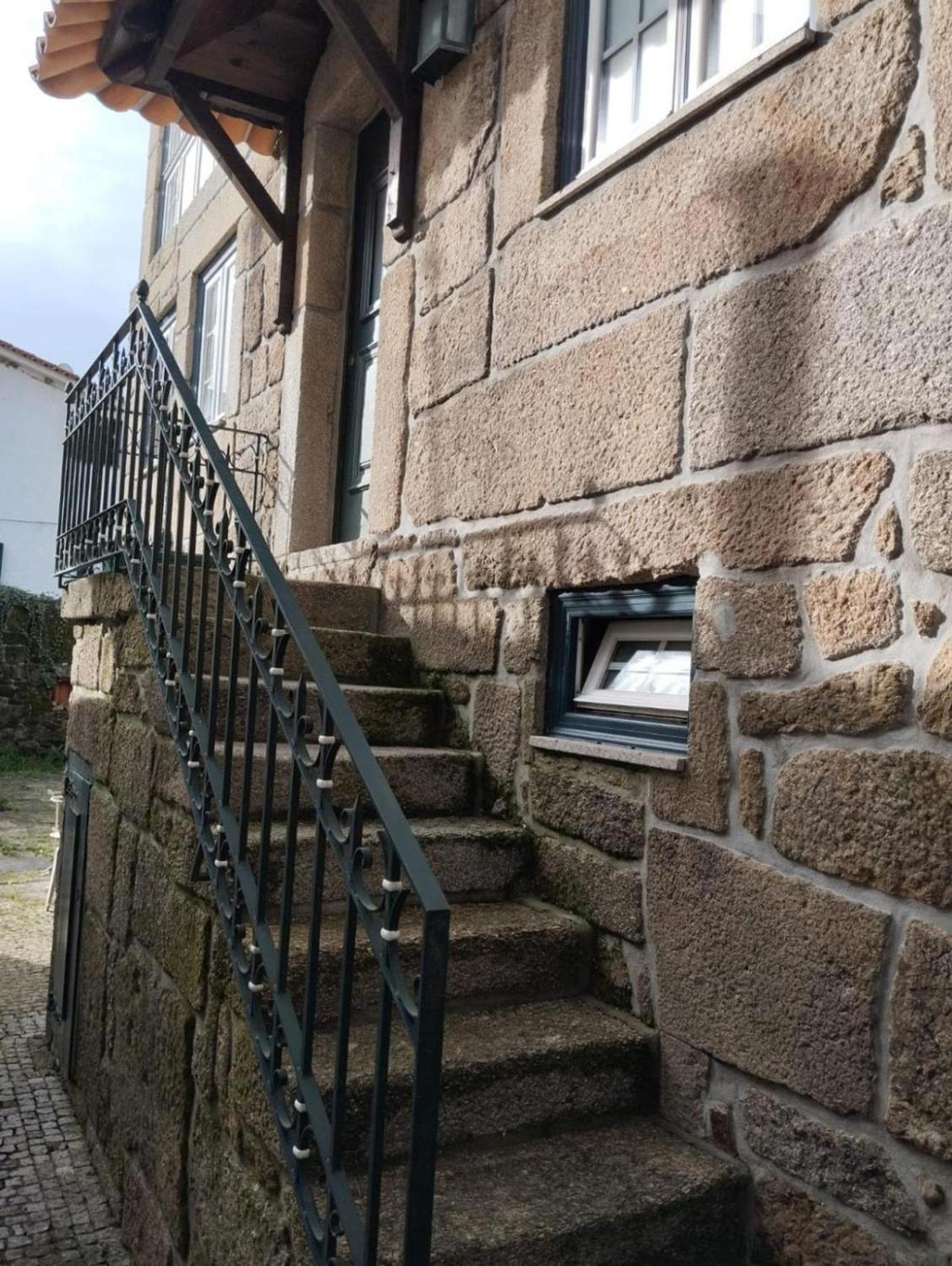 Casa Dos Livros - Guest House Vila Nova de Tazem Exterior photo